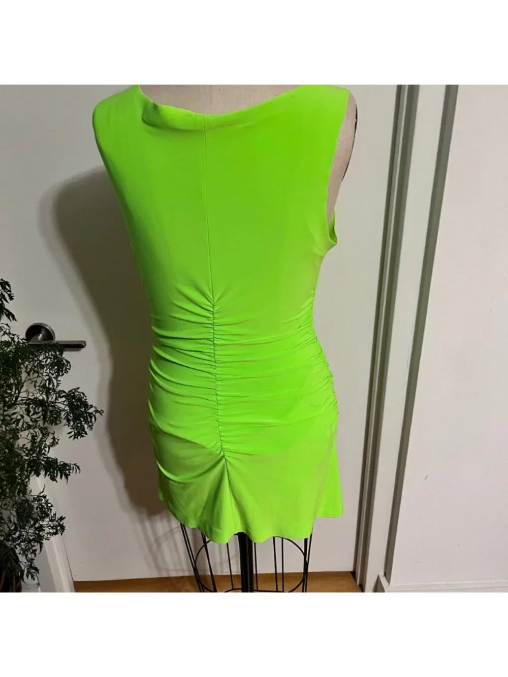 NWOT NORMA‎ KAMALI Sleeveless Pickleball Mini Dress in Neon Green Size Medium